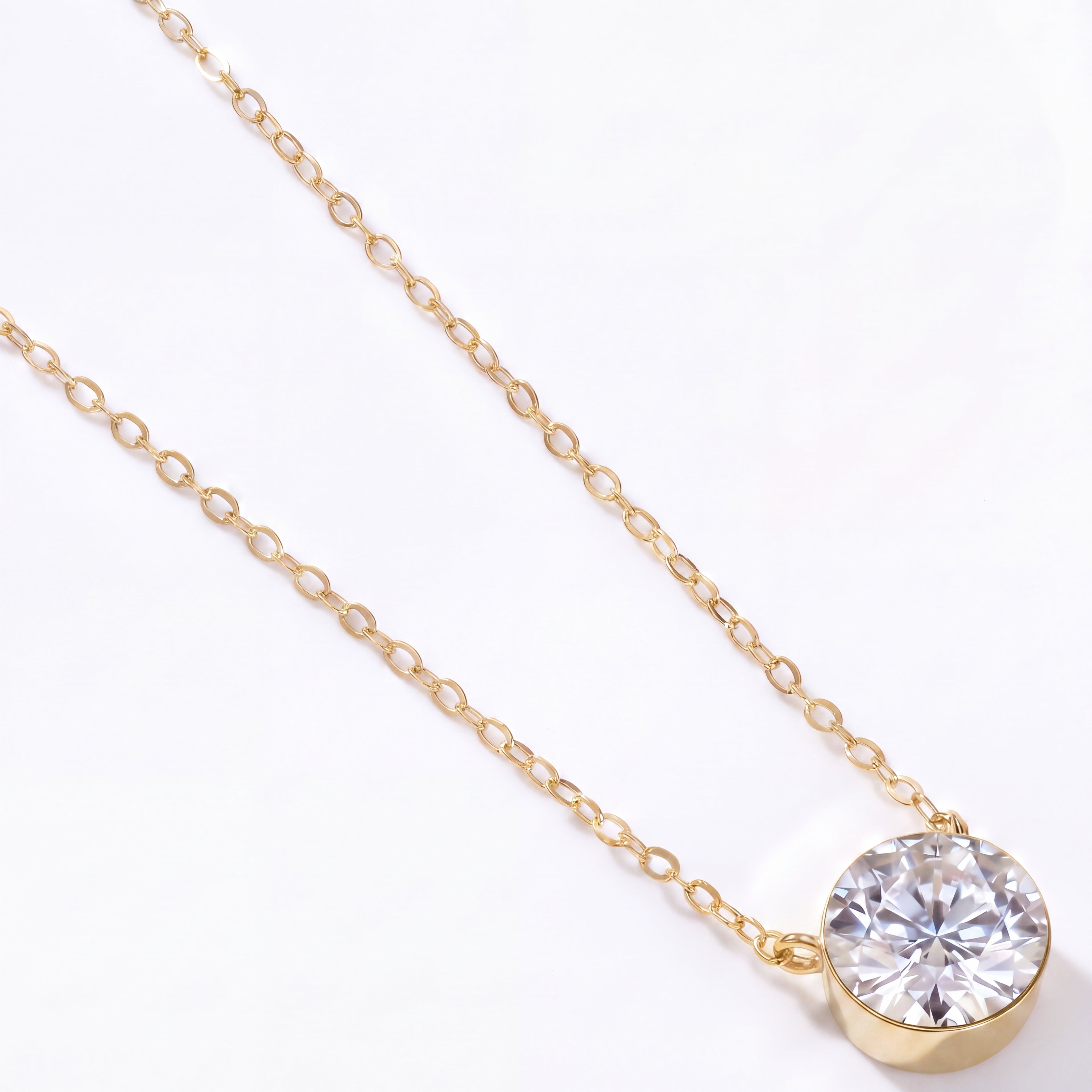 Lumière Solitaire Necklace