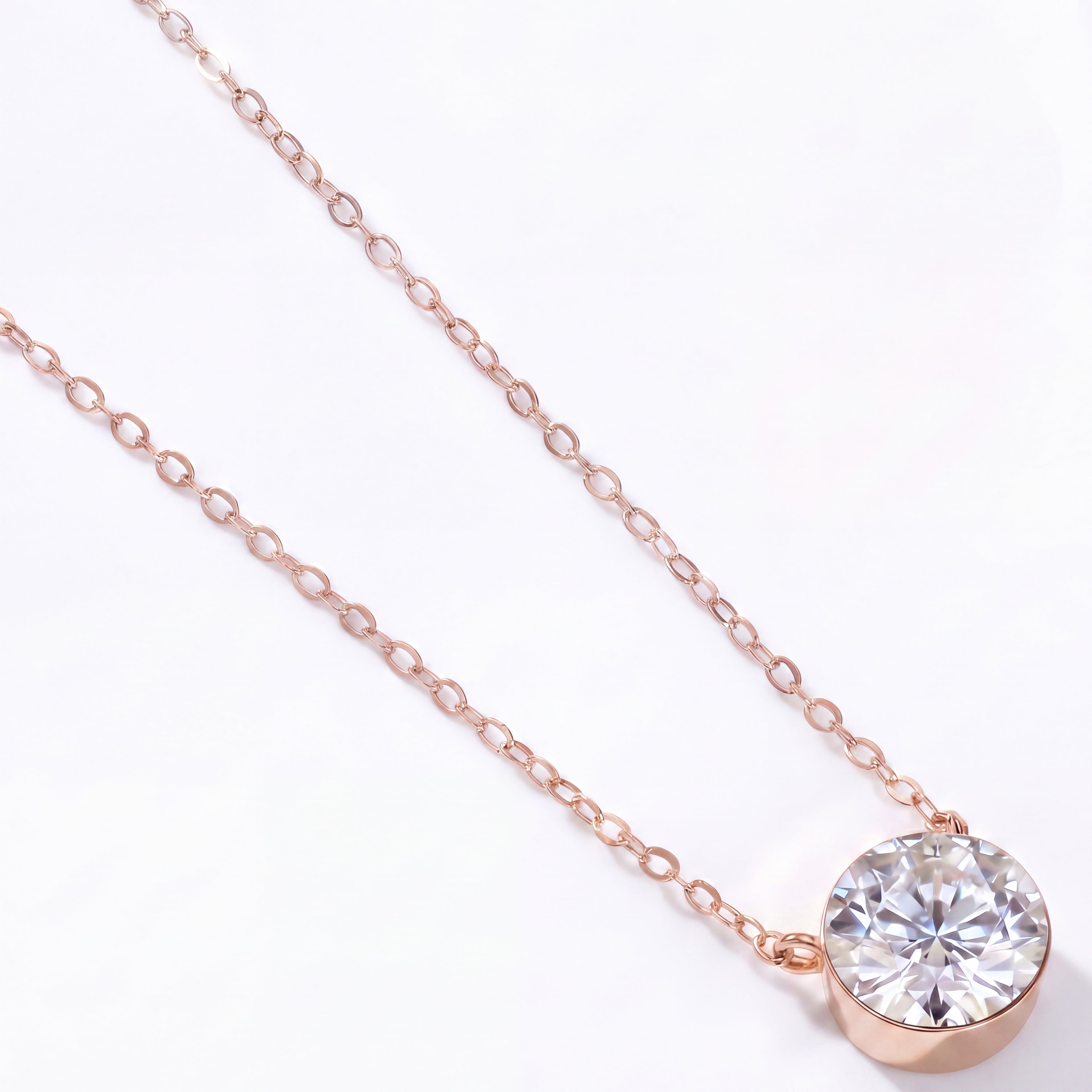 Lumière Solitaire Necklace
