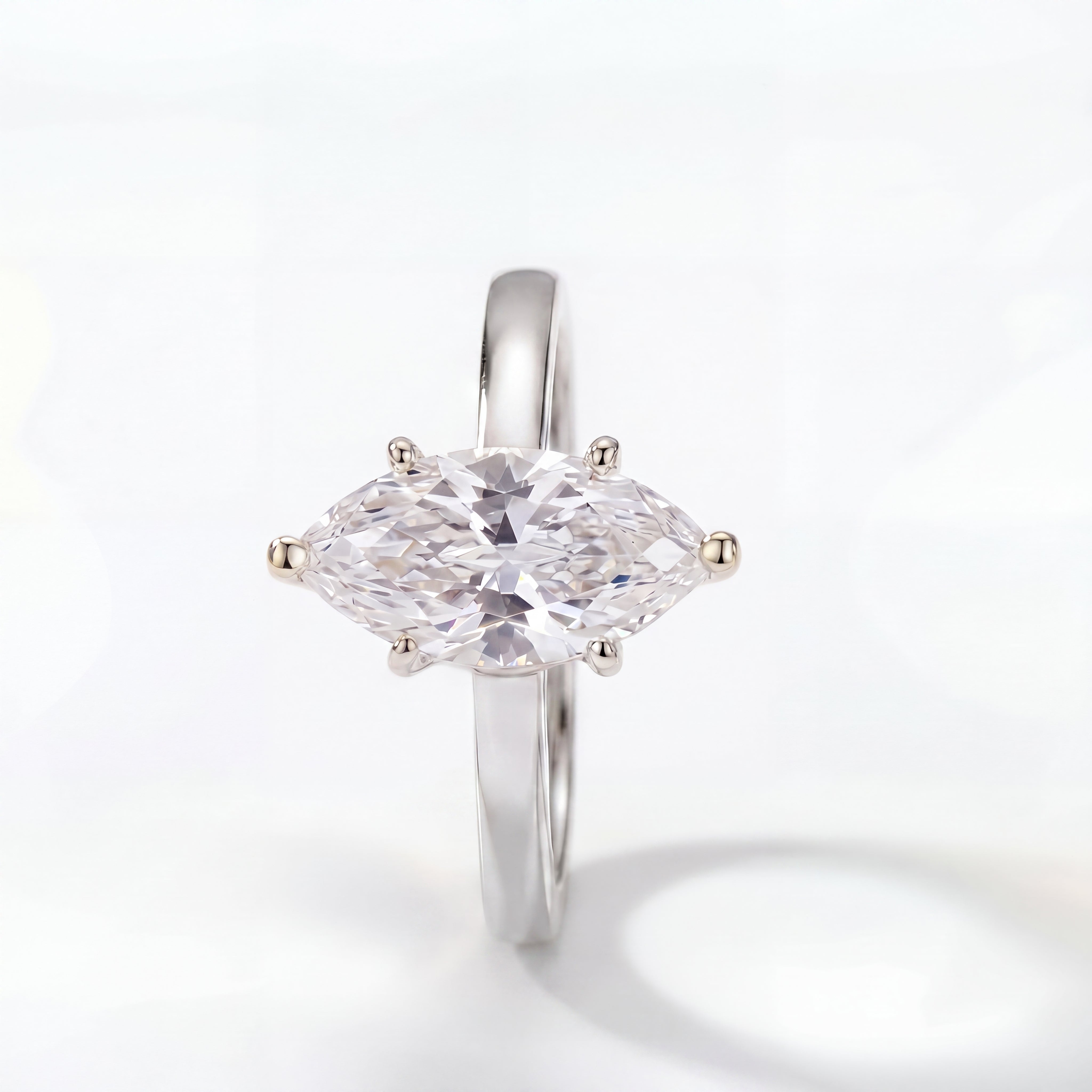Navette Brillante Ring
