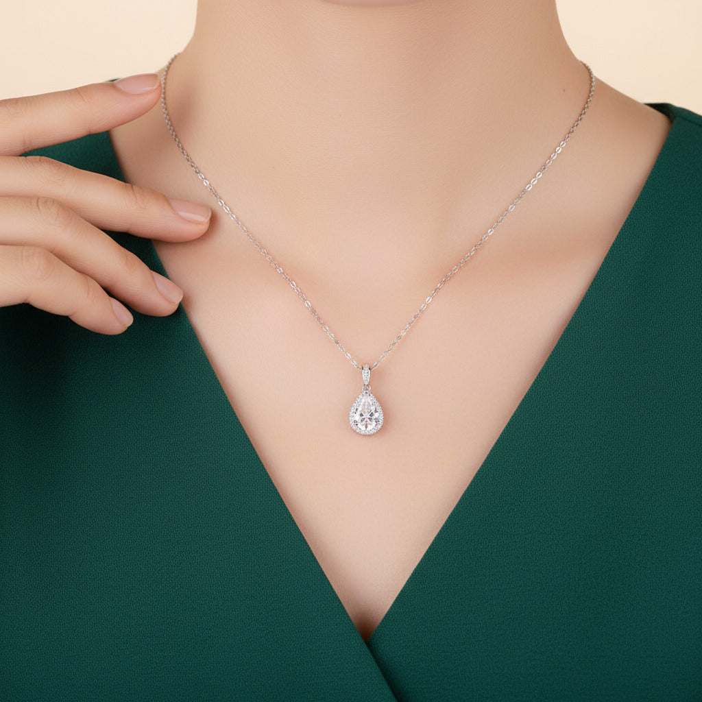 Larme de Lumière Necklace