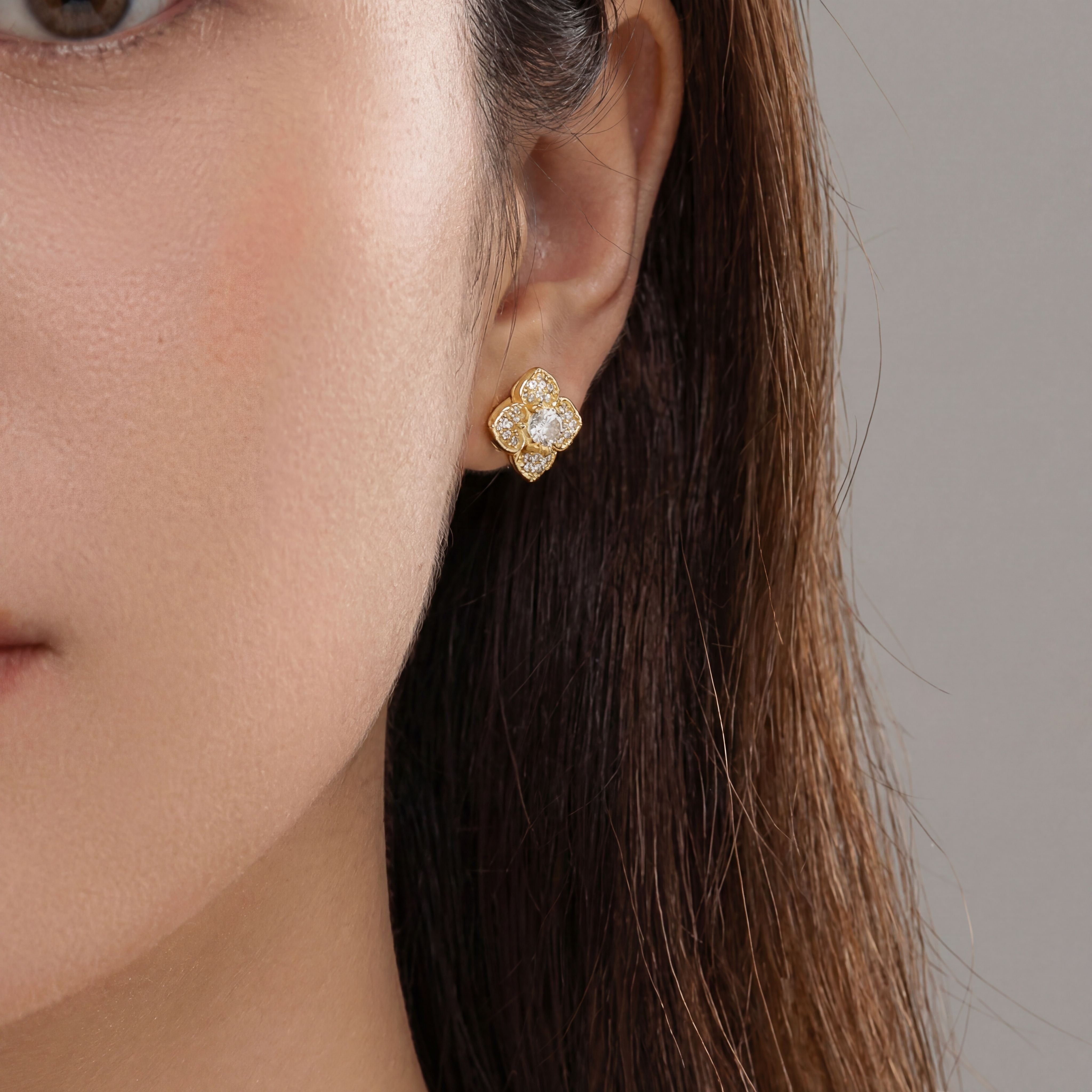 18K Yellow Gold Vermeil, 18K Yellow Gold Vermeil / Lifestyle