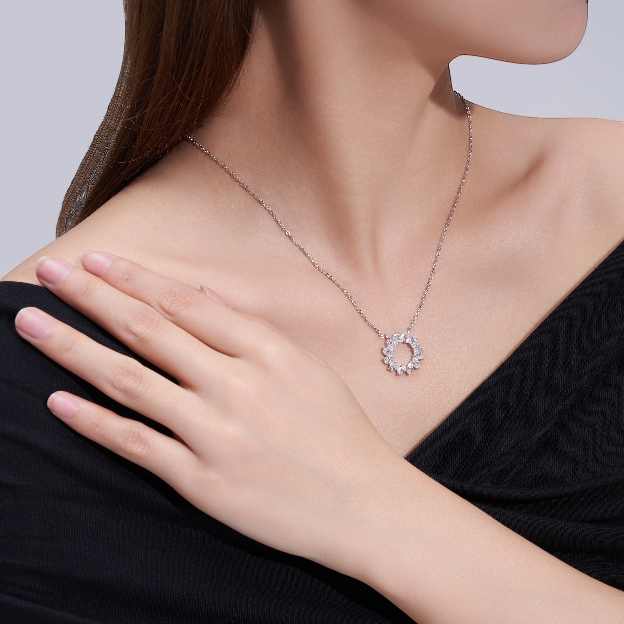 18K White Gold Vermeil, 18K White Gold Vermeil / Lifestyle