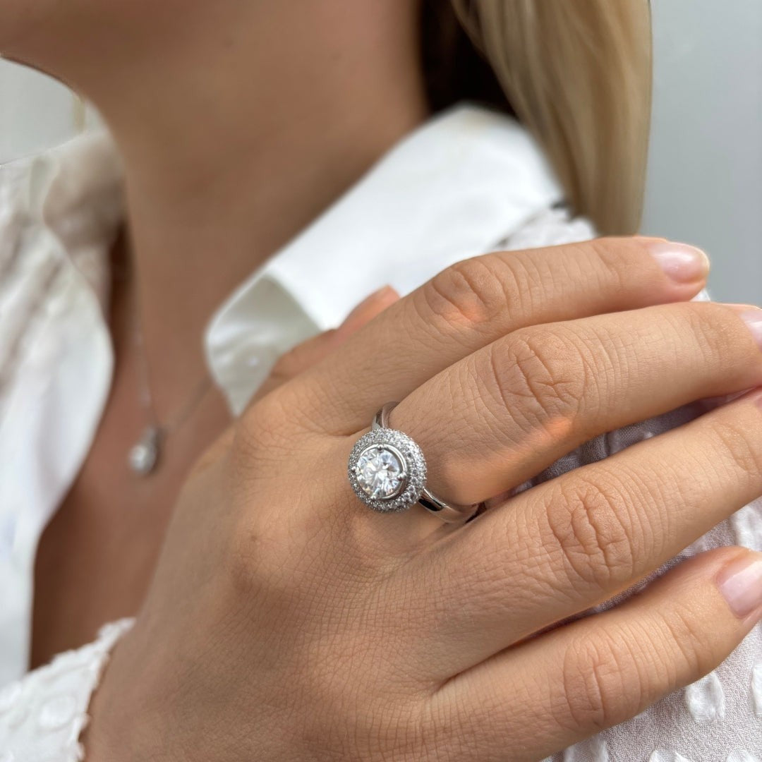 18K White Gold Vermeil, 18K White Gold Vermeil / Lifestyle