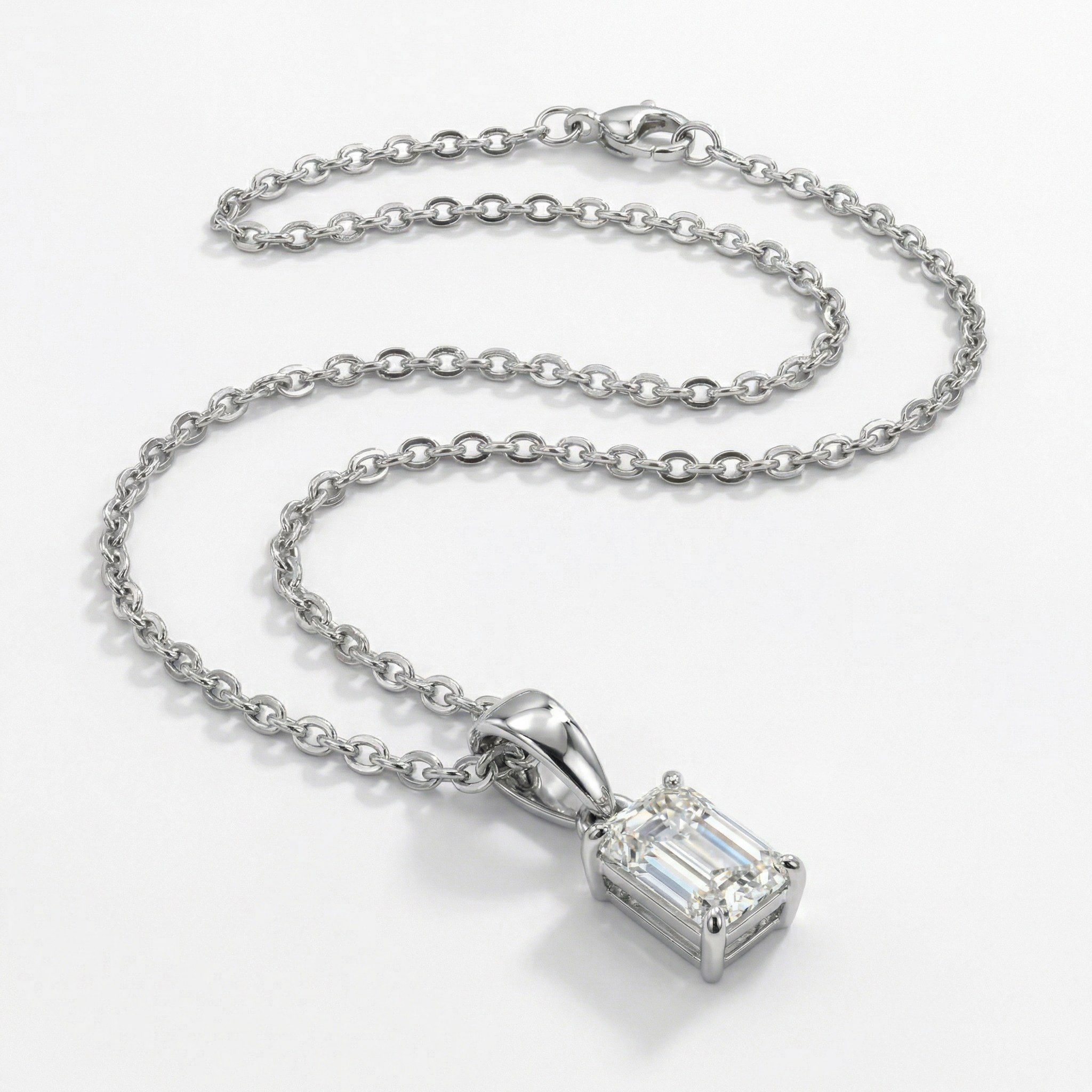 Classique Solitaire Necklace