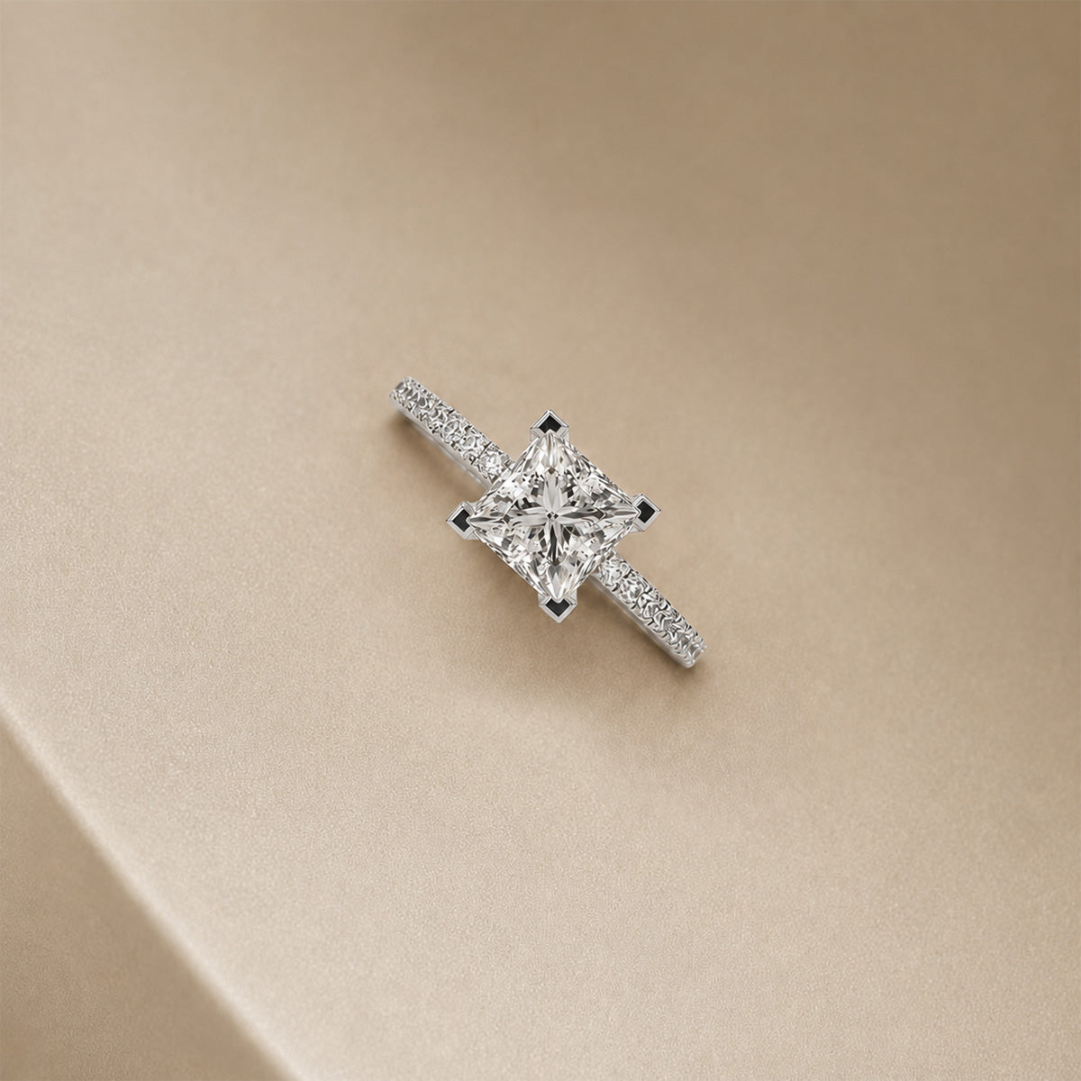 18K White Gold Vermeil, 18K White Gold Vermeil / Lifestyle