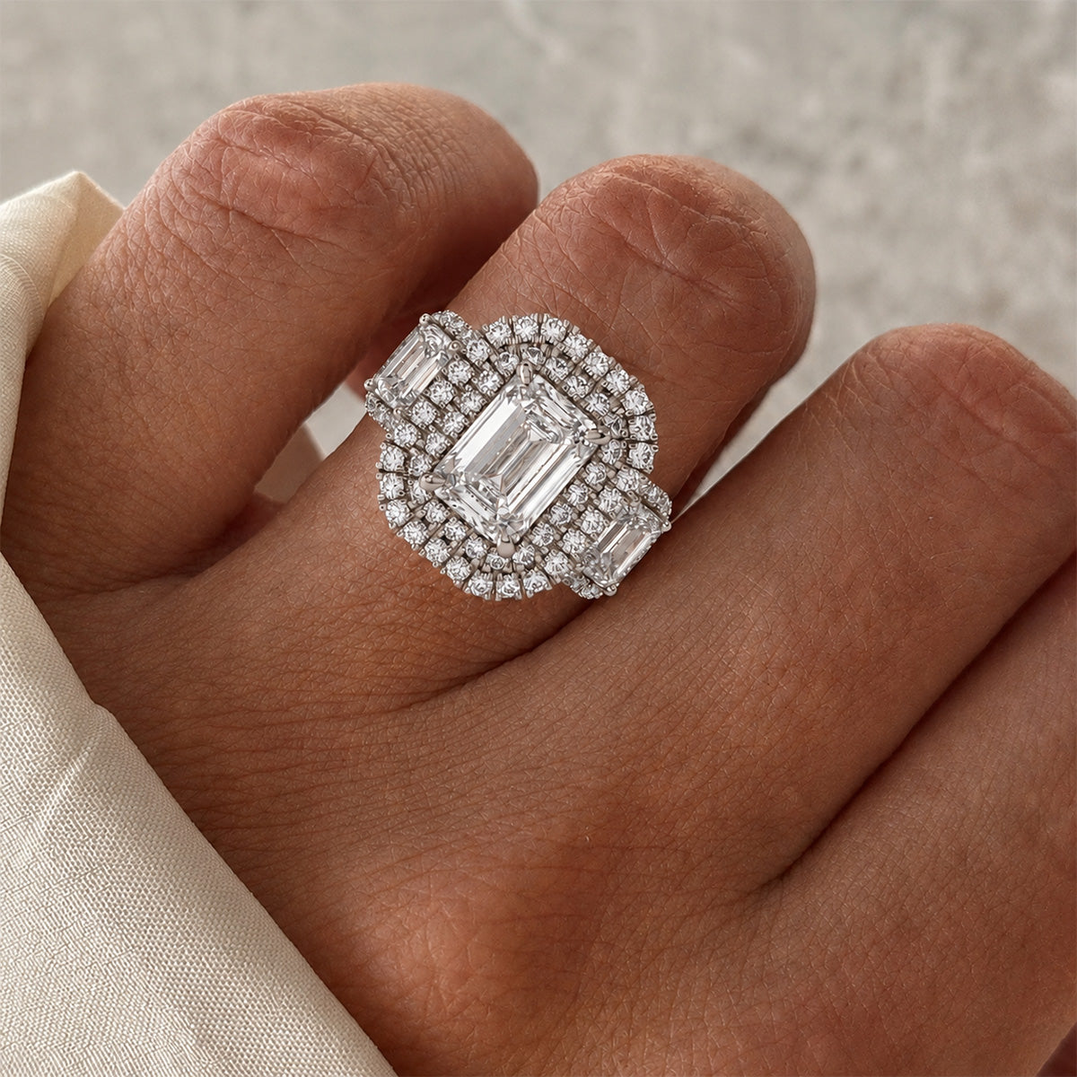 18K White Gold Vermeil, 18K White Gold Vermeil / Lifestyle
