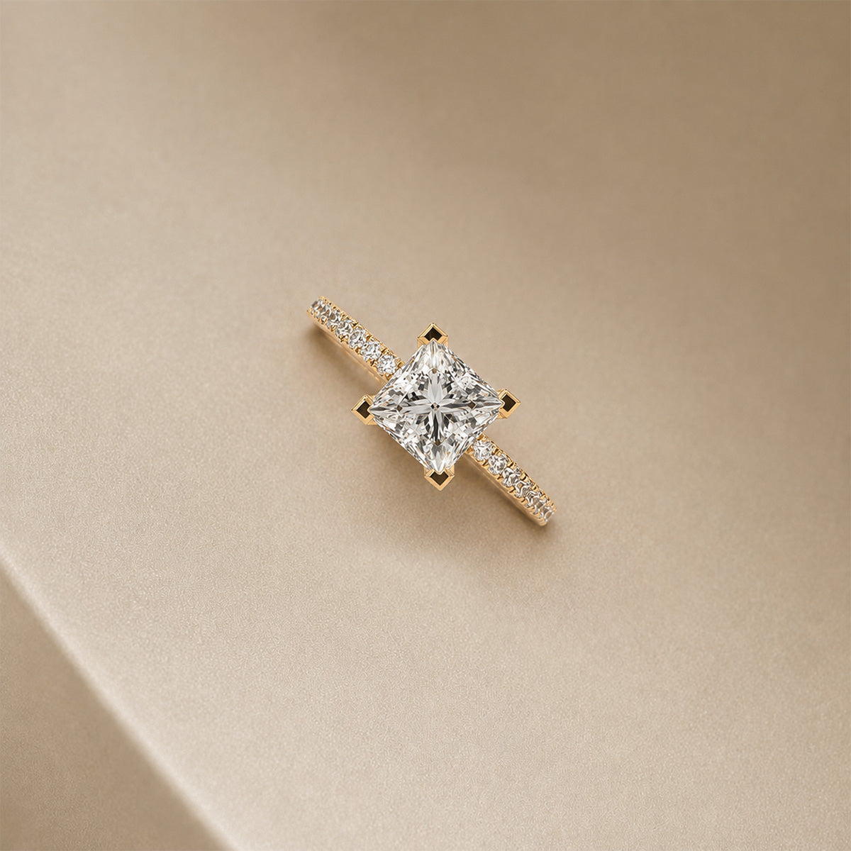 18K Yellow Gold Vermeil, 18K Yellow Gold Vermeil / Lifestyle