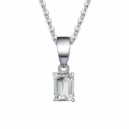 Classique Solitaire Necklace