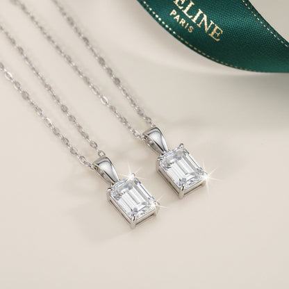 Classique Solitaire Necklace