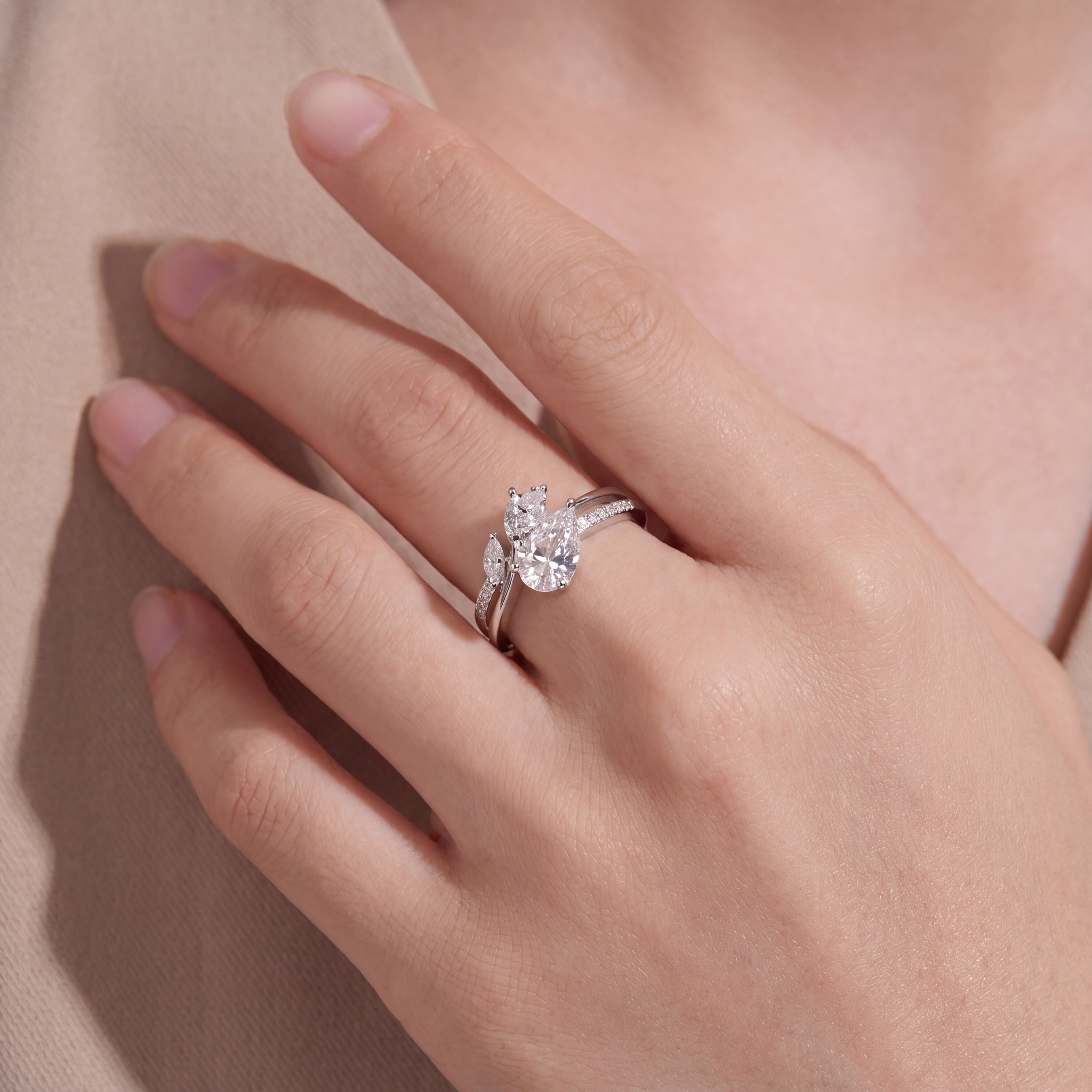 Auréa Bloom Twist Ring