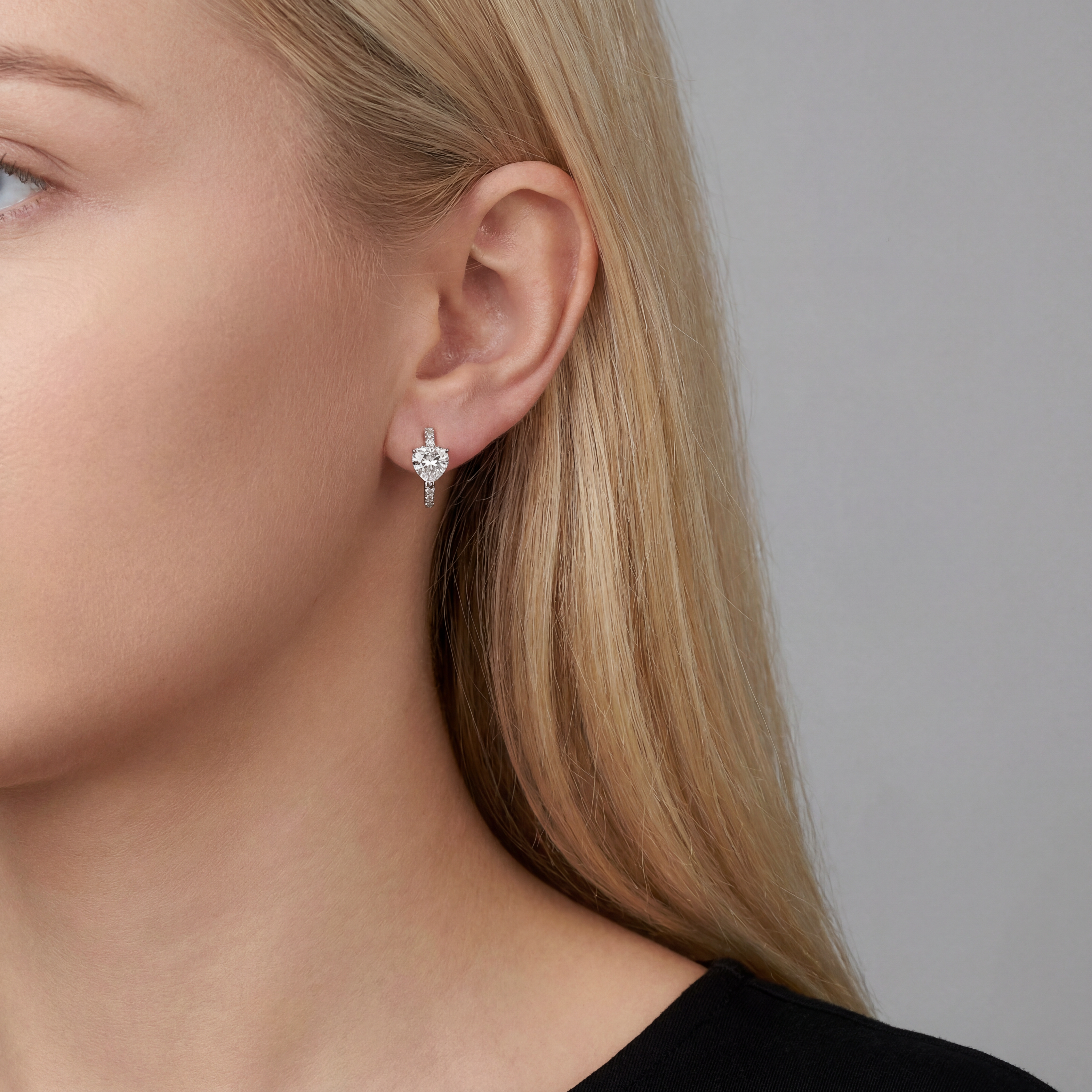 Cœur Éclat Huggie Earrings
