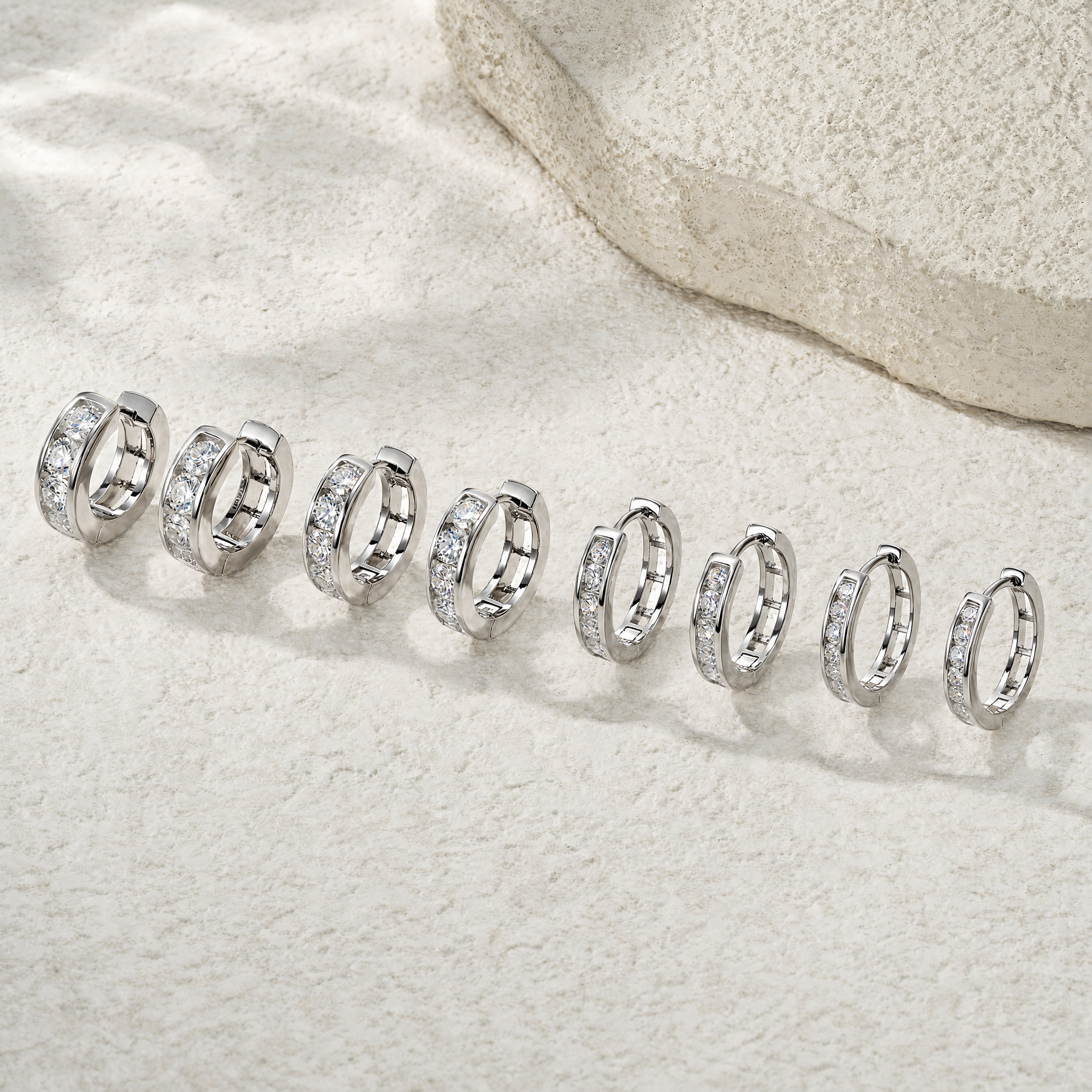Lumière Line Huggie Earrings