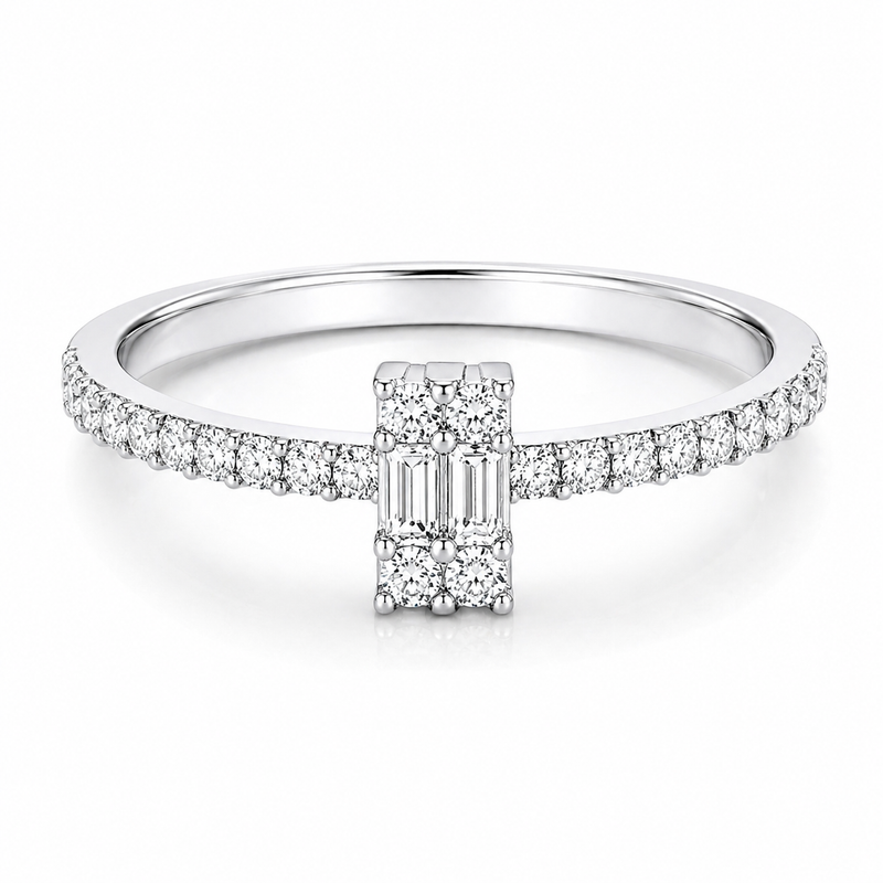 Évara Baguette Halo Ring