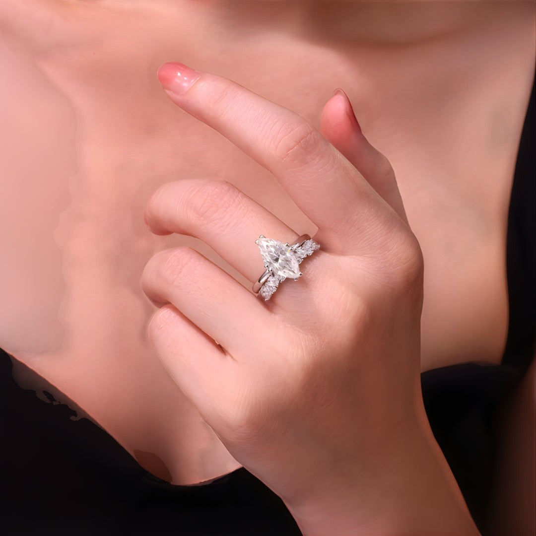 18K White Gold Vermeil, 18K White Gold Vermeil / Lifestyle