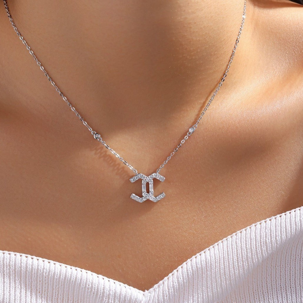 18K White Gold Vermeil, 18K White Gold Vermeil / Lifestyle