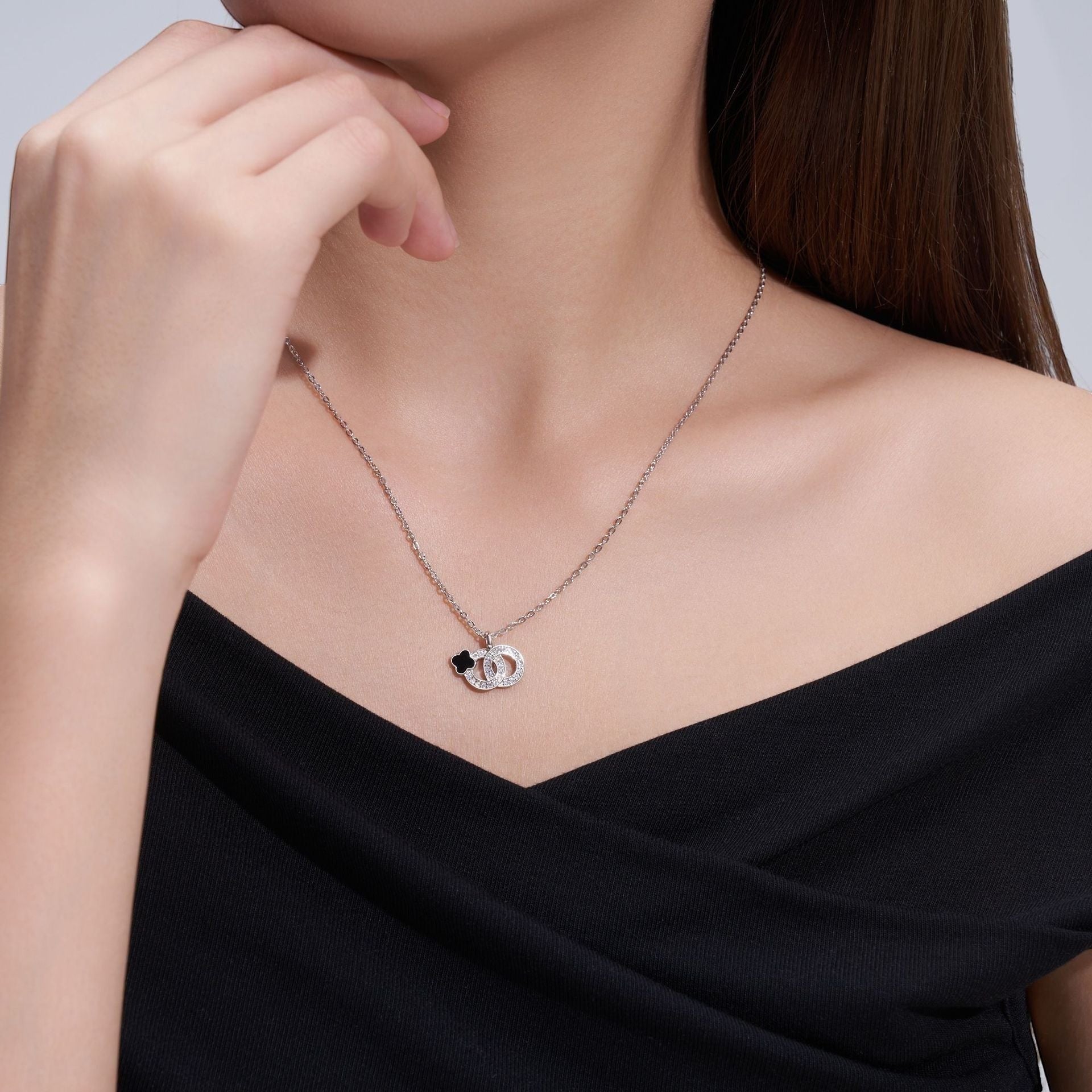 18K White Gold Vermeil, 18K White Gold Vermeil / Lifestyle