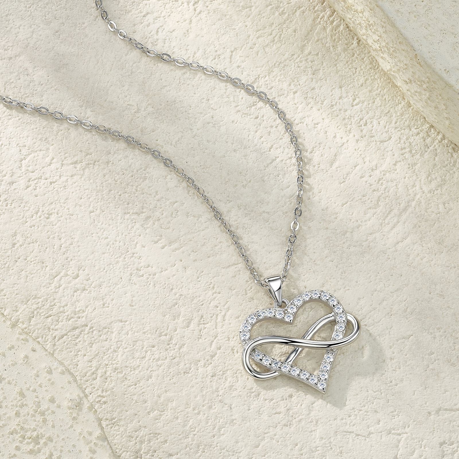 Infini Cœur Necklace