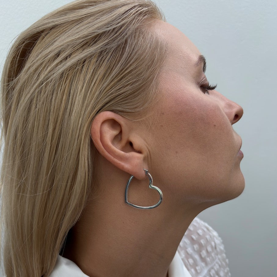18K White Gold Vermeil, 18K White Gold Vermeil / Lifestyle