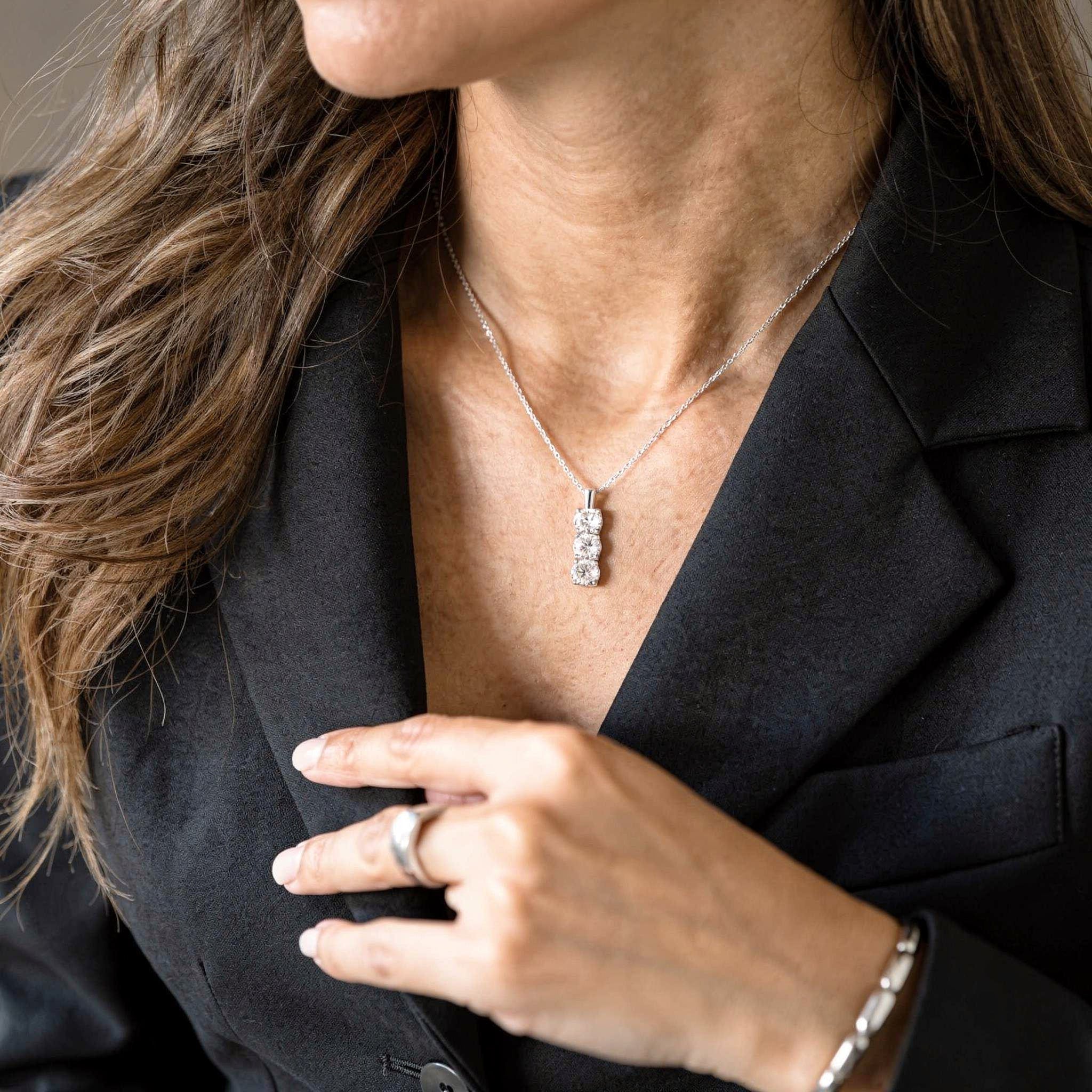 Trois Lumières Necklace