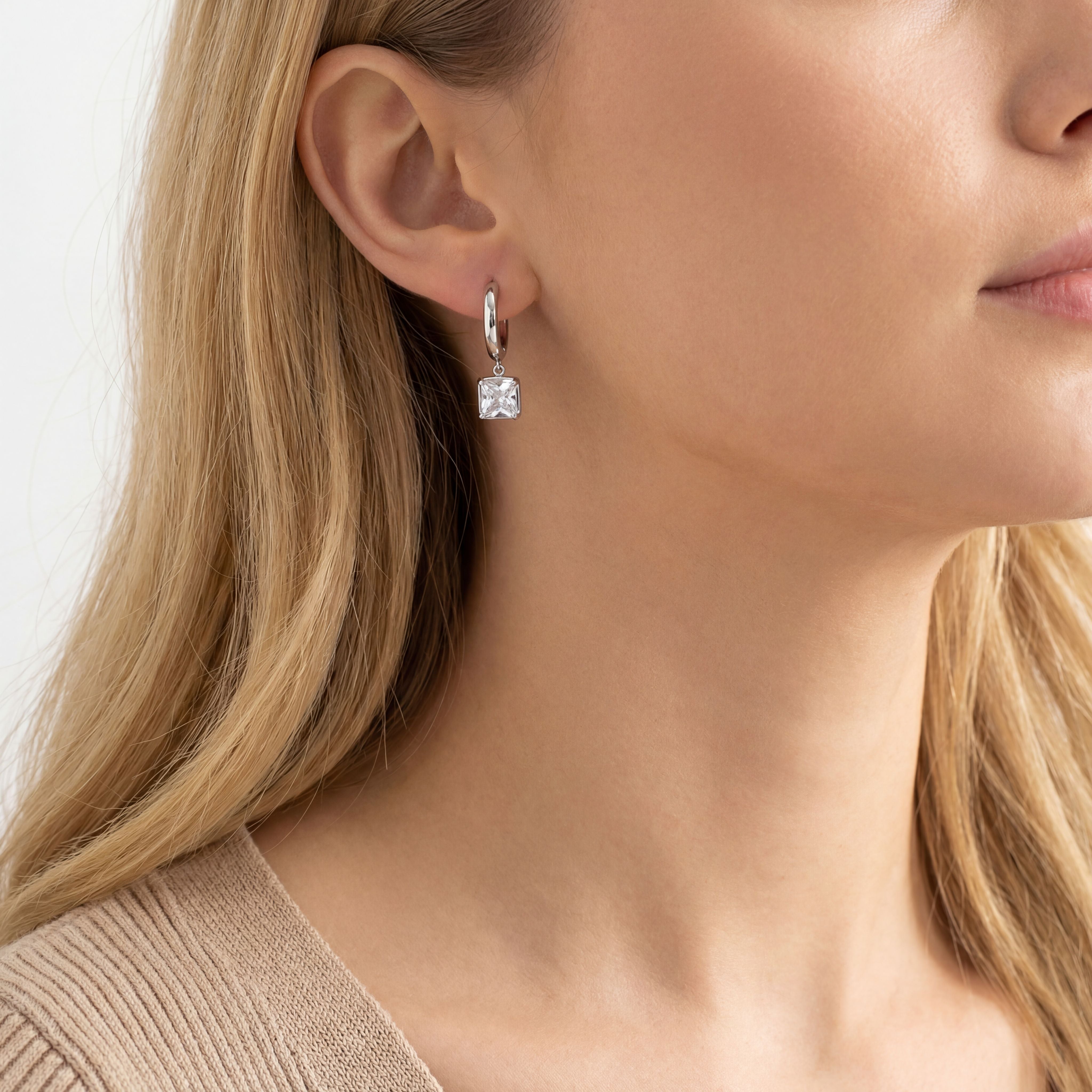 Carré Lumière Drop Hoops