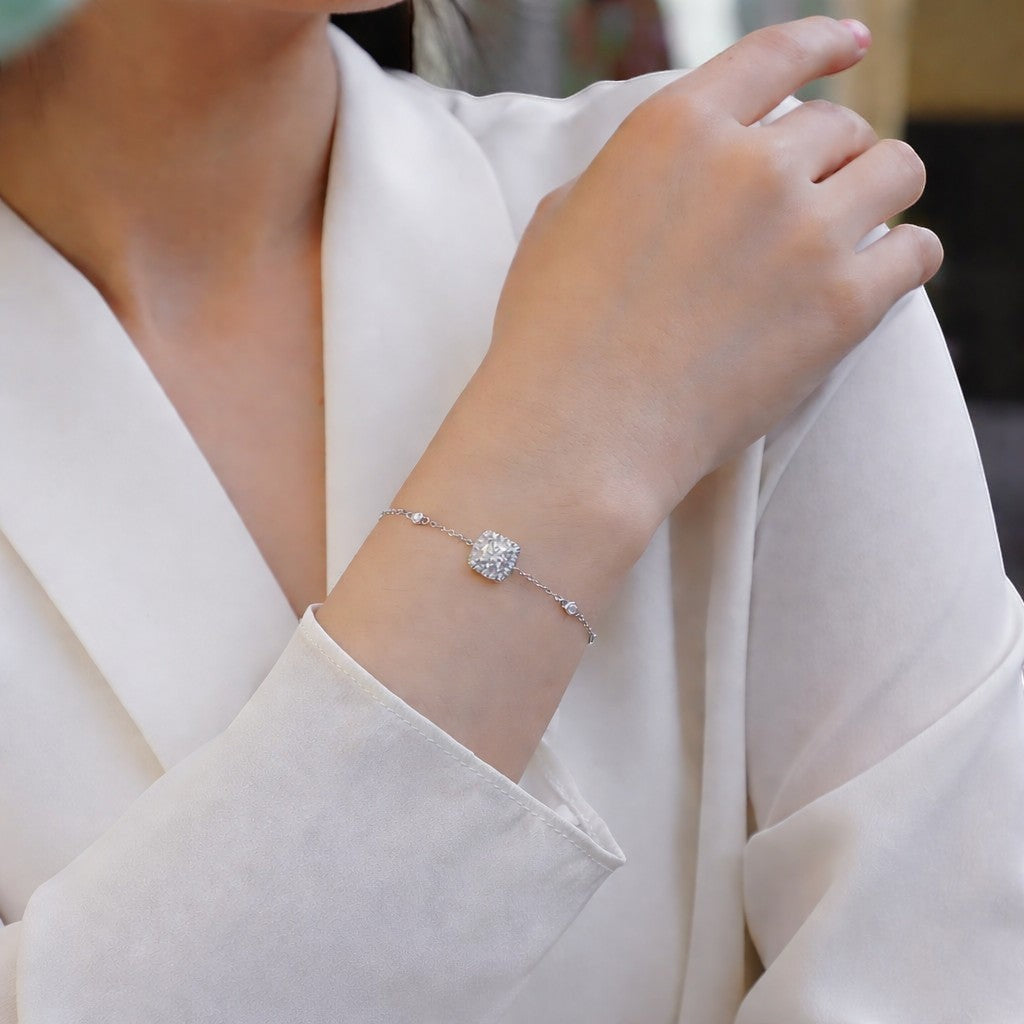 18K White Gold Vermeil, 18K White Gold Vermeil / Lifestyle