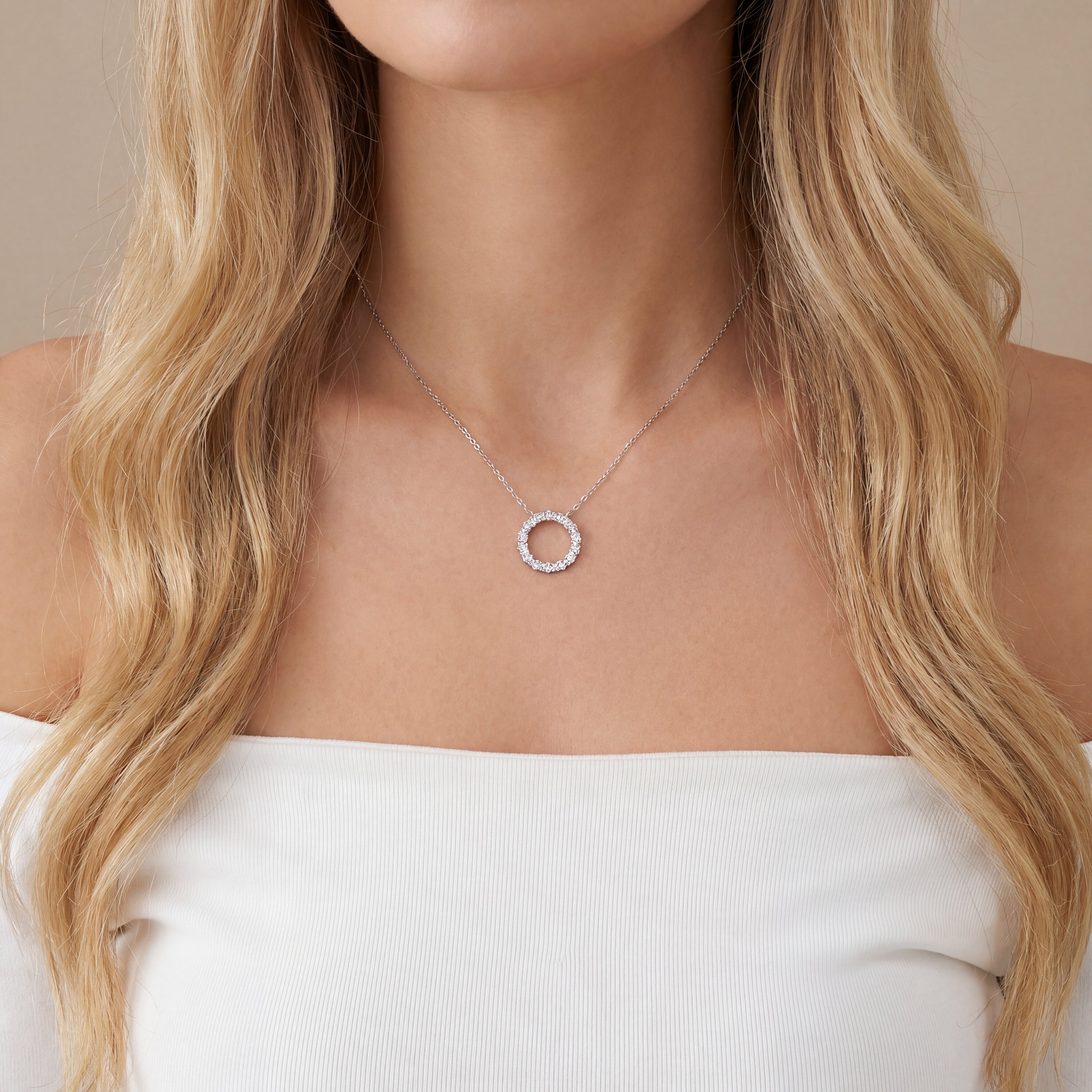 Eterna Circle Necklace