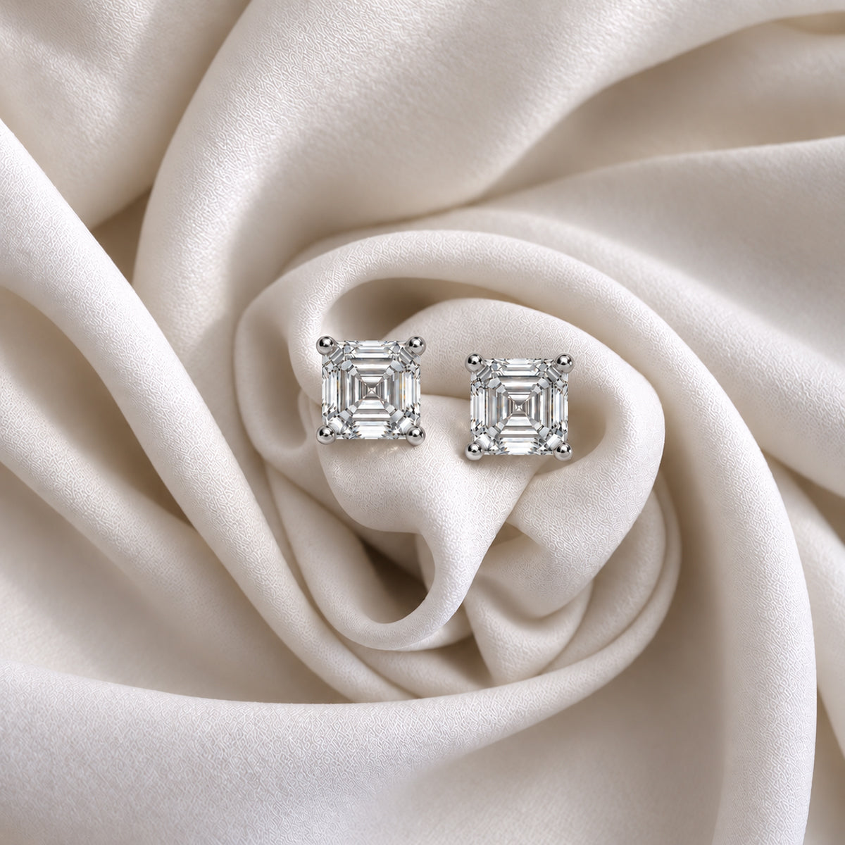18K White Gold Vermeil / 1.00 CARAT