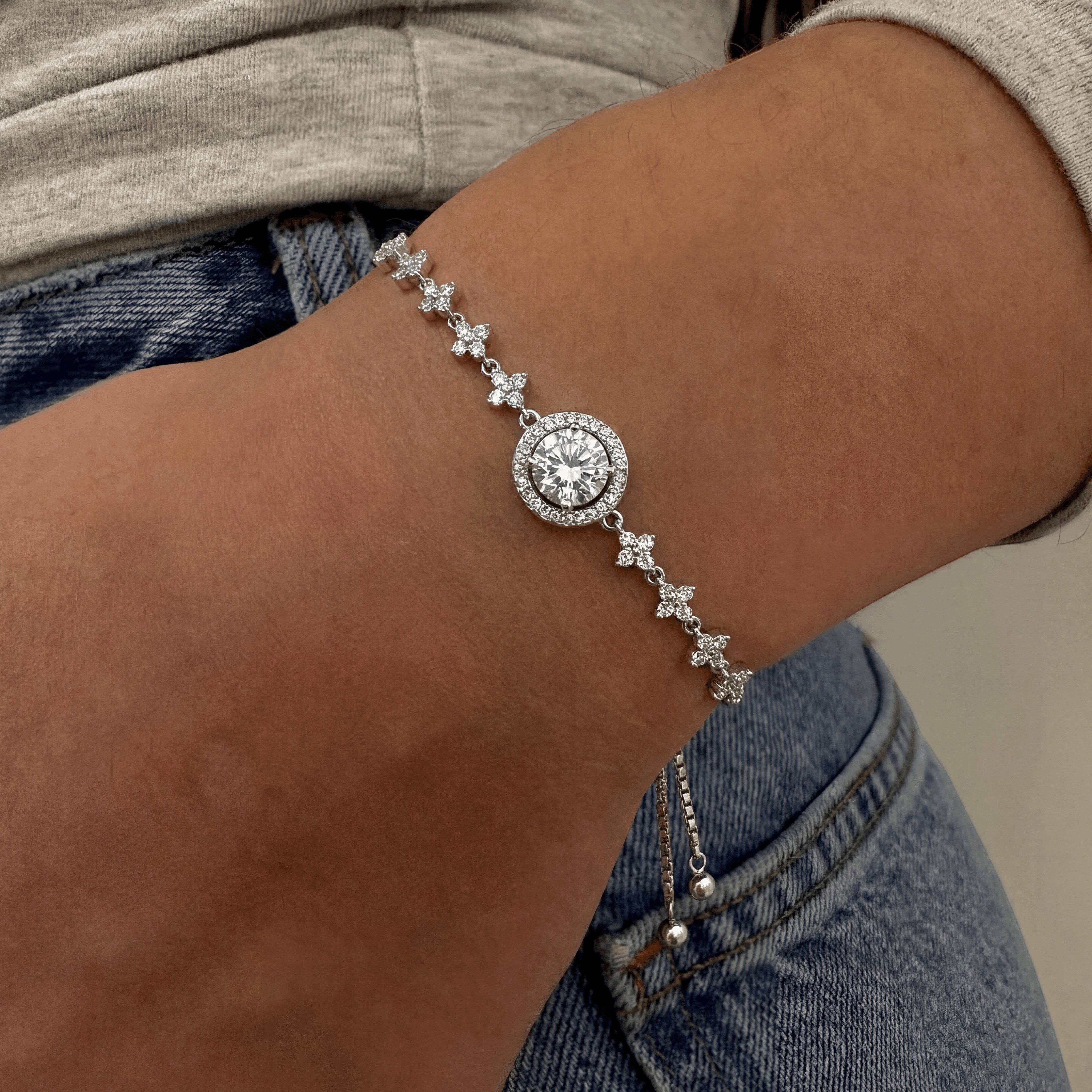 18K White Gold Vermeil, 18K White Gold Vermeil / Lifestyle