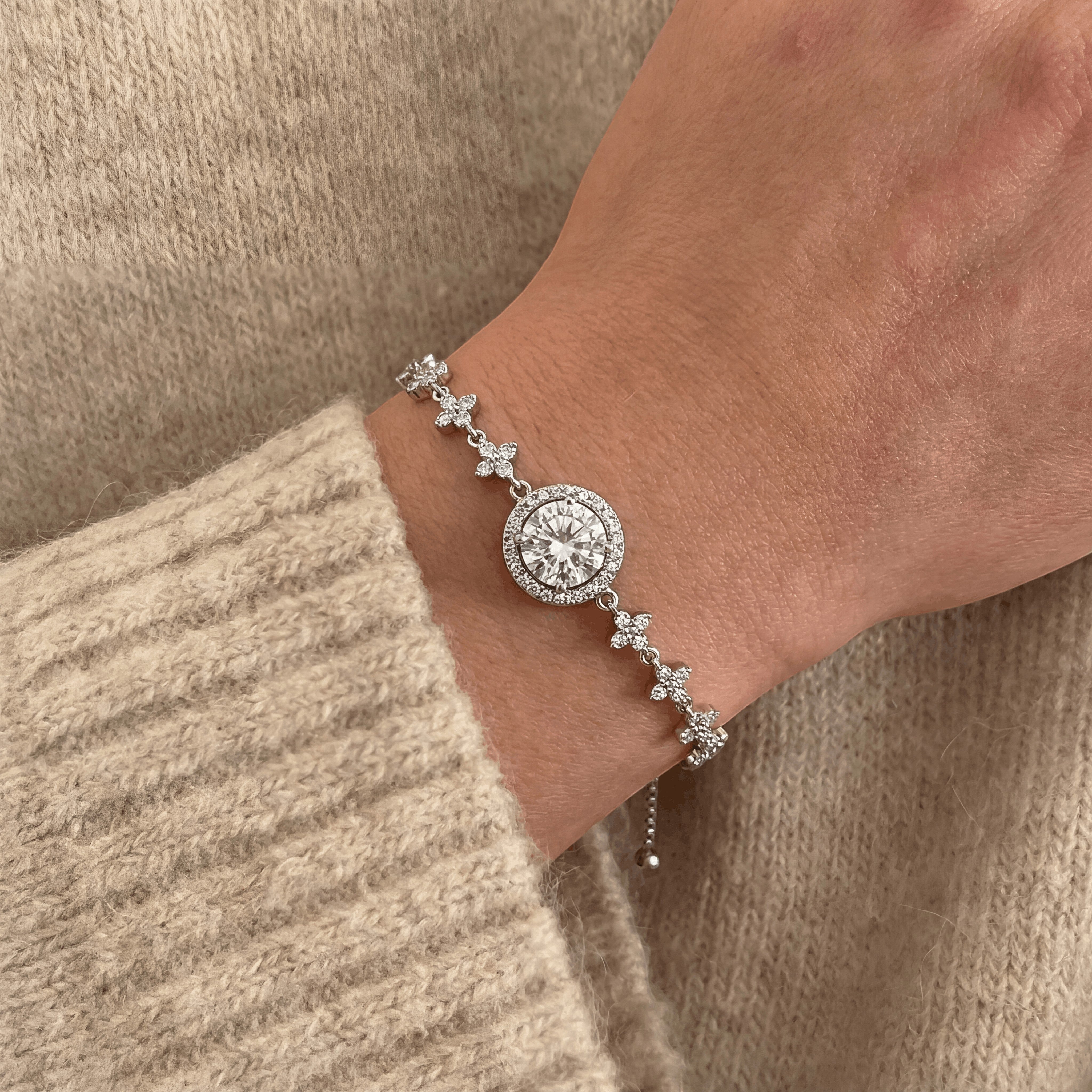 18K White Gold Vermeil, 18K White Gold Vermeil / Lifestyle