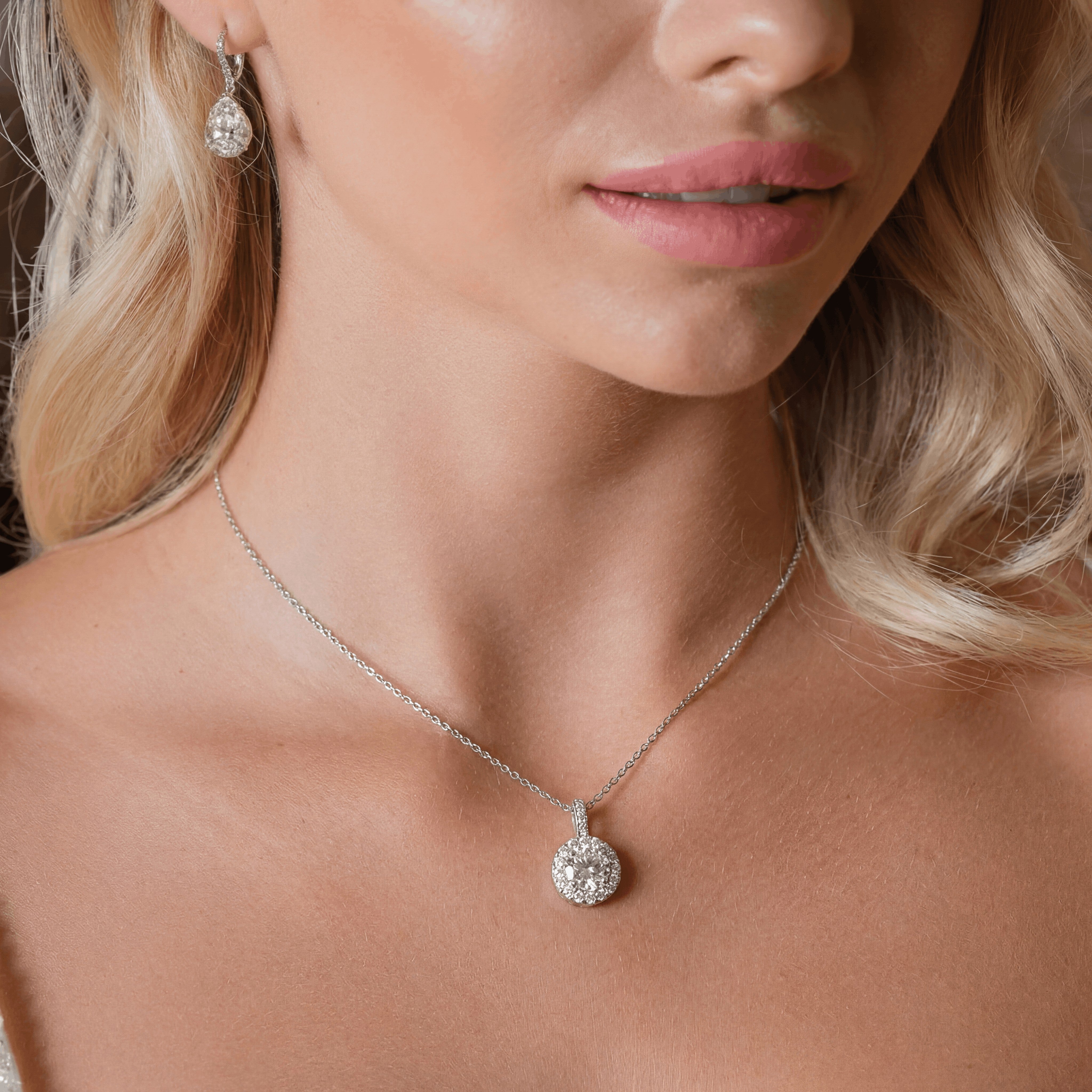 18K White Gold Vermeil, 18K White Gold Vermeil / Lifestyle
