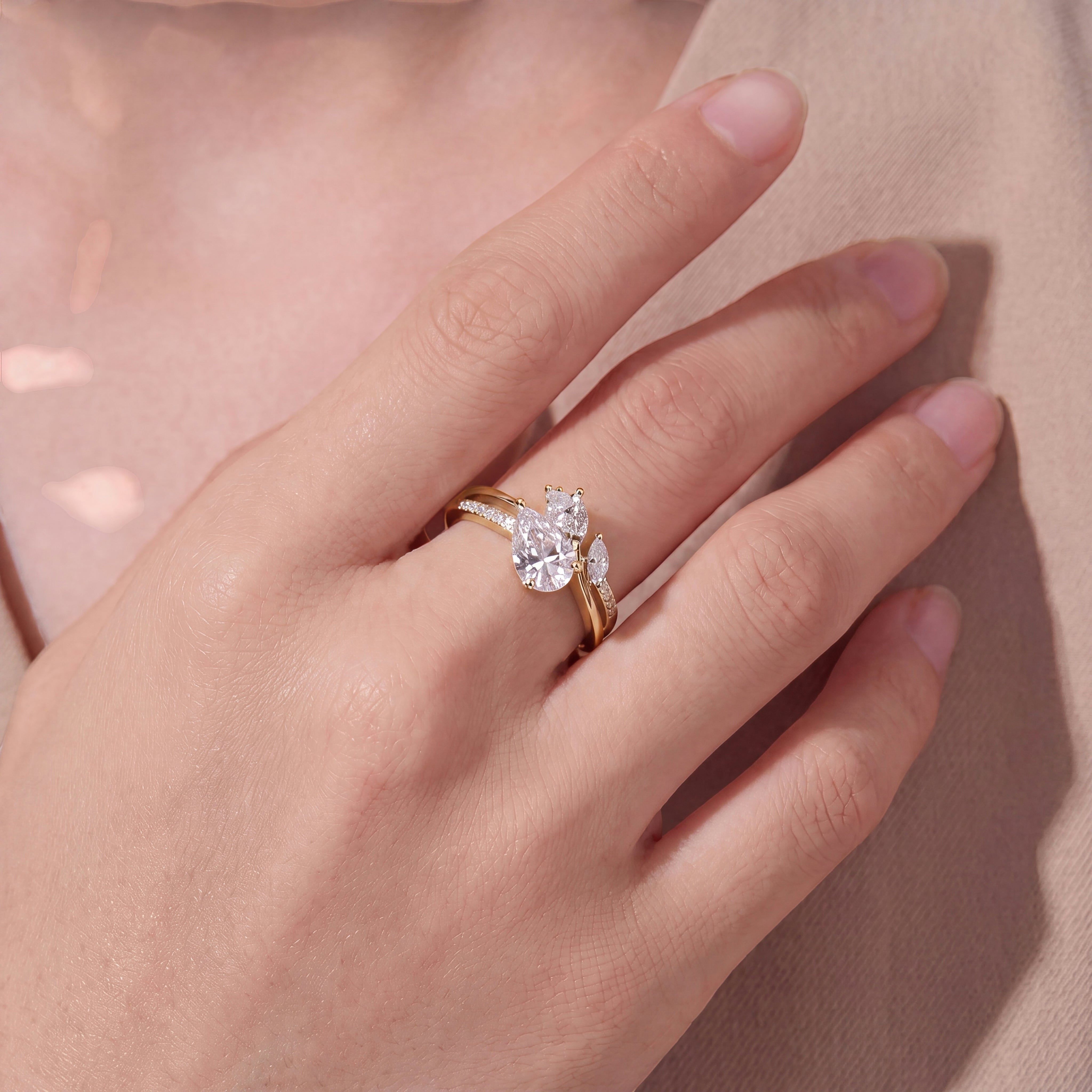 Auréa Bloom Twist Ring