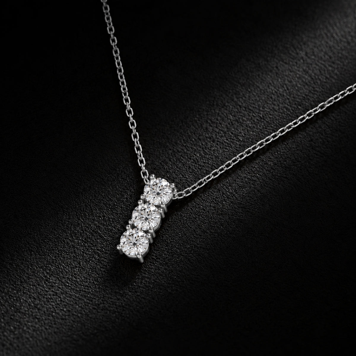 18K White Gold Vermeil / 1.50 CARAT