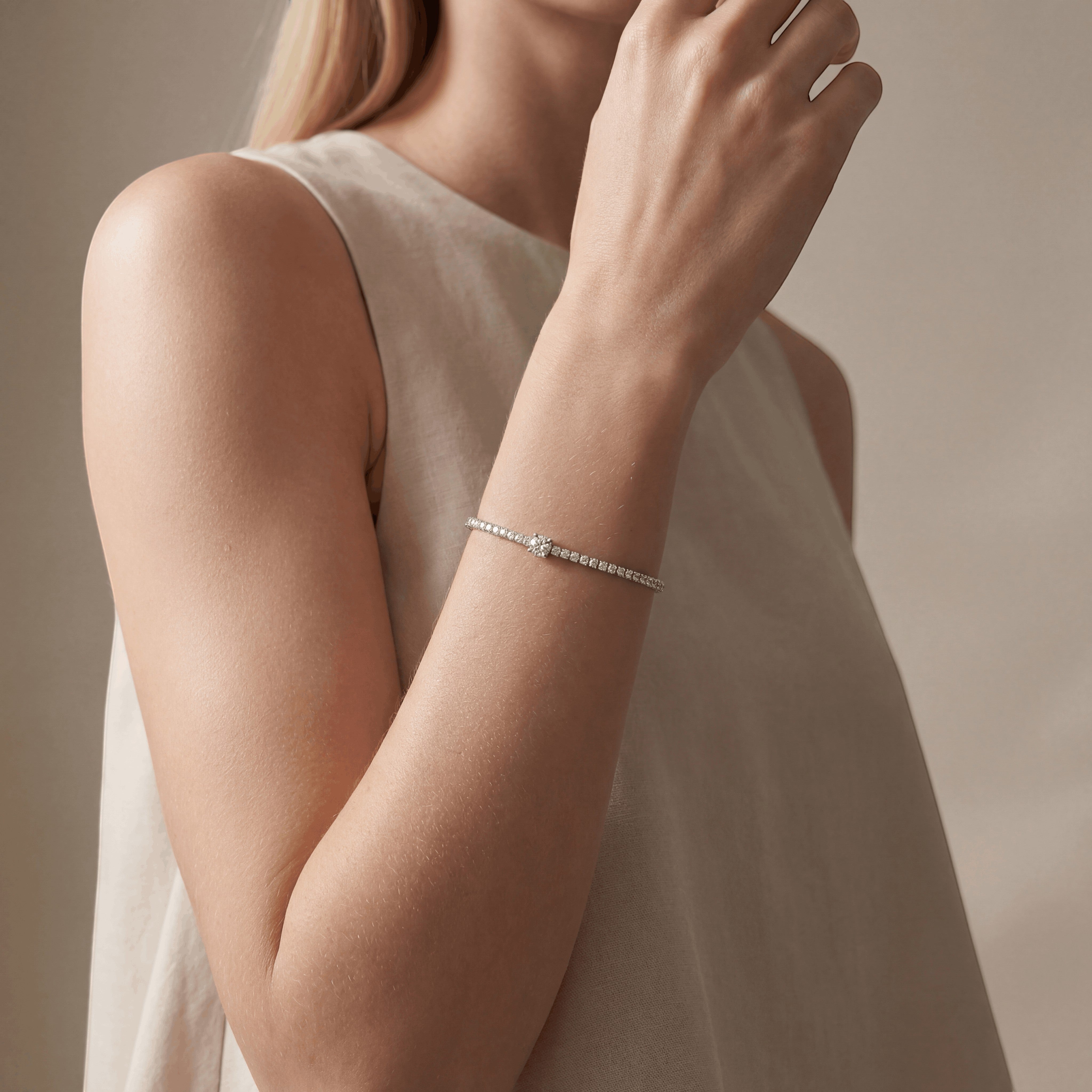 18K White Gold Vermeil, 18K White Gold Vermeil / Lifestyle