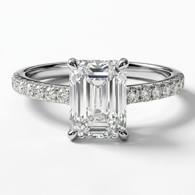 Émeraude Discrète Ring